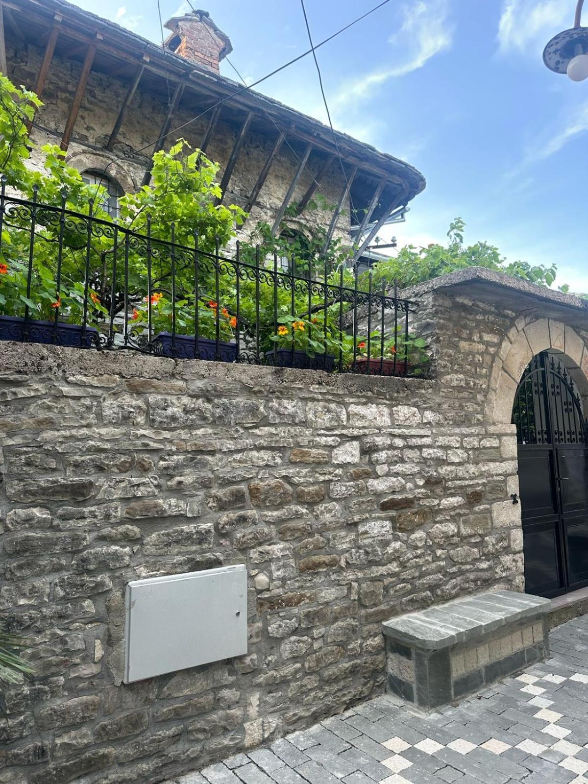 Traditional House Shapllo Gjirokaster Exterior photo